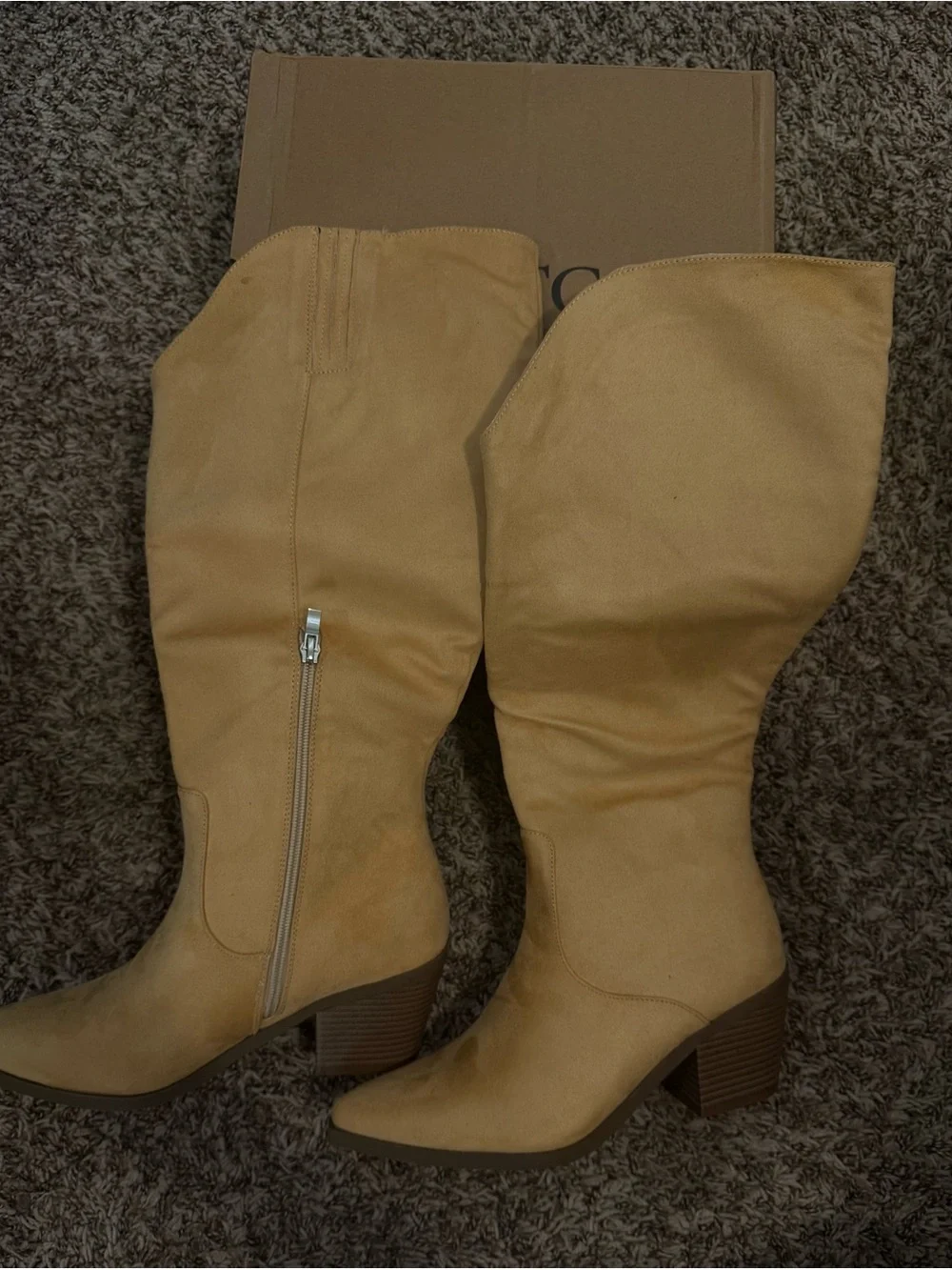 Coutgo tan suede